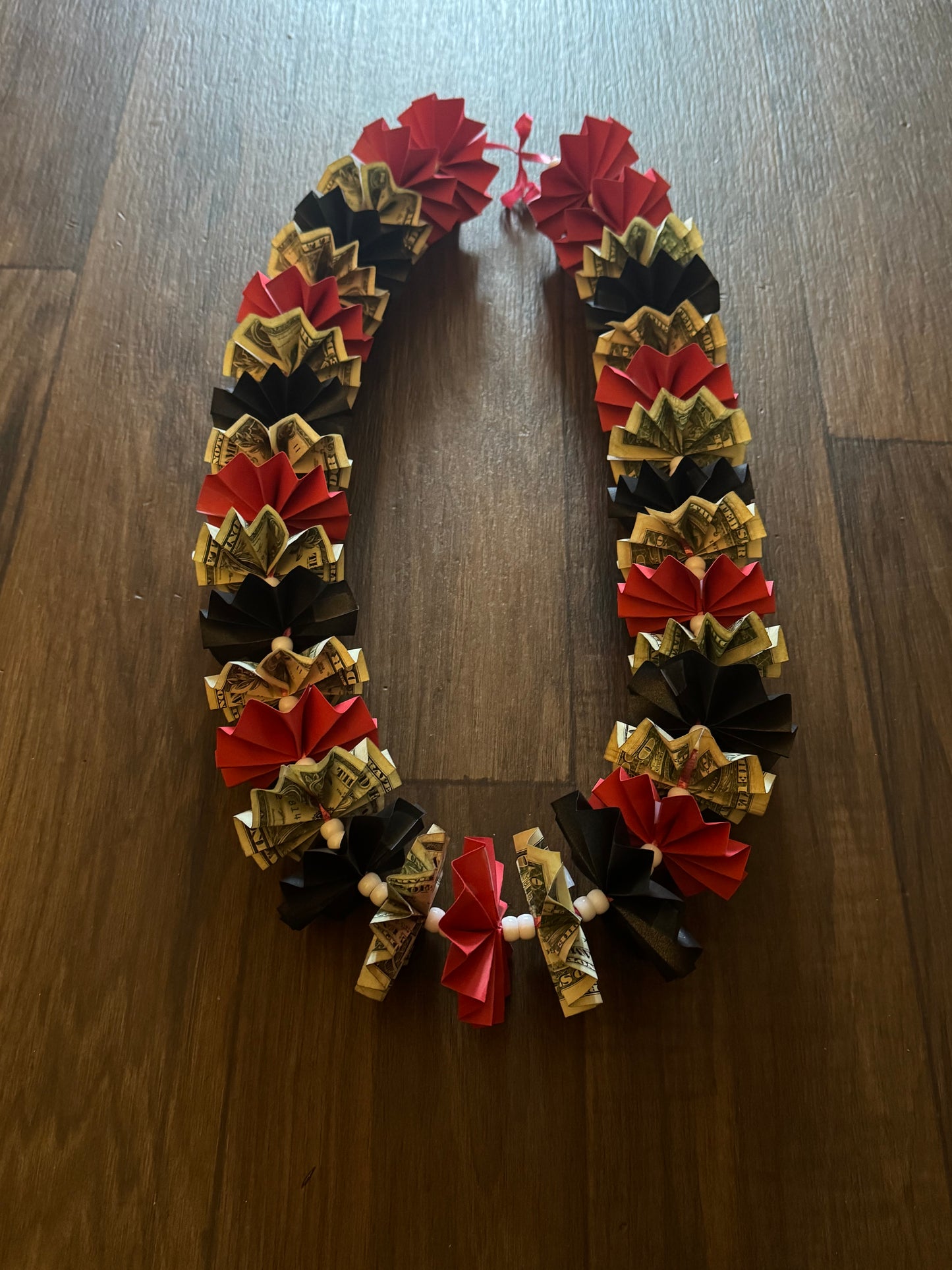 Grad Money Lei